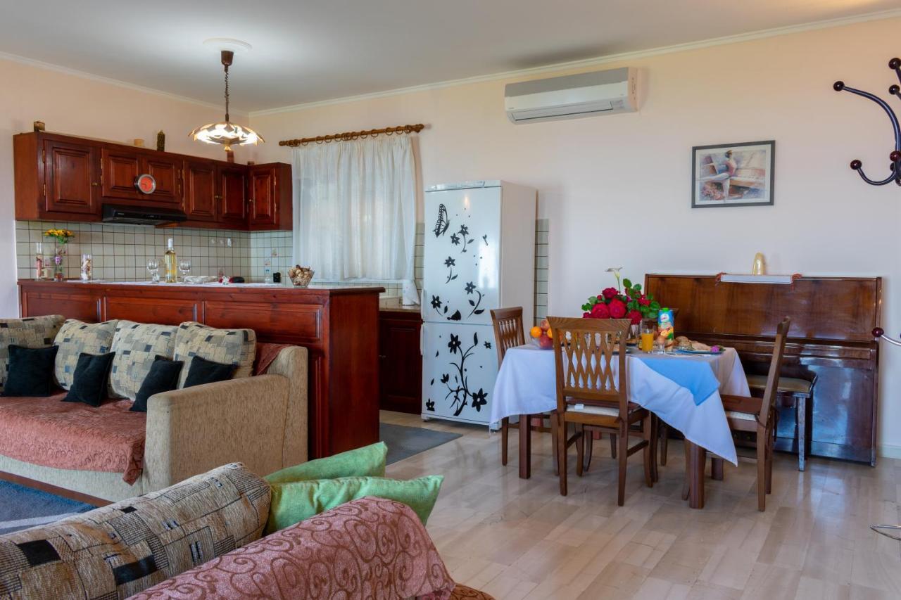 Villa Emily Ahílio Kültér fotó